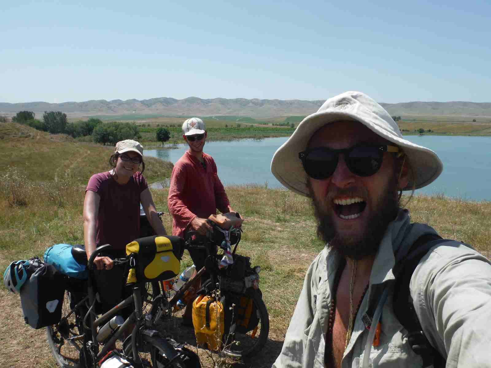 meeting cycle tourist in central asia on the M41
