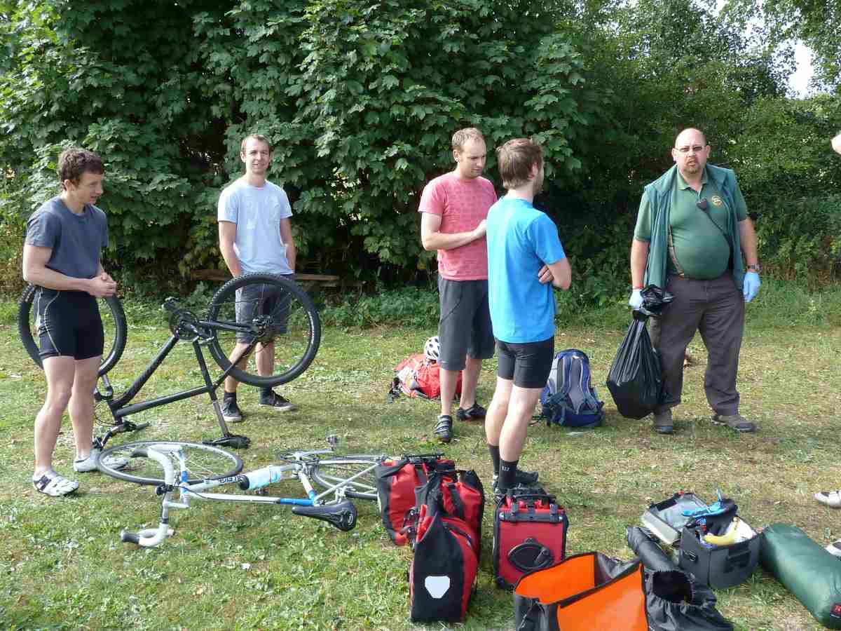 parky offering cycle touring tips to the young tourers