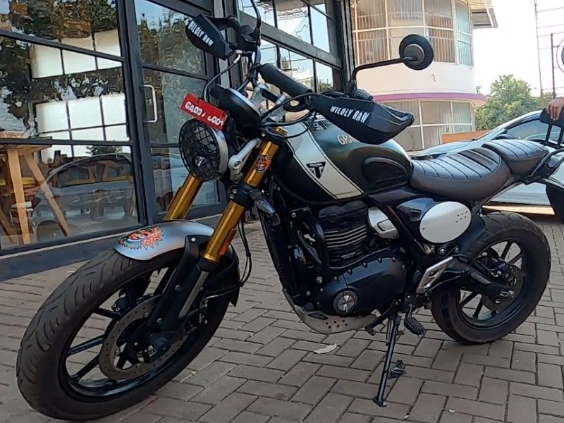 triumph scrambler 400x outside the porvorim showroom goa