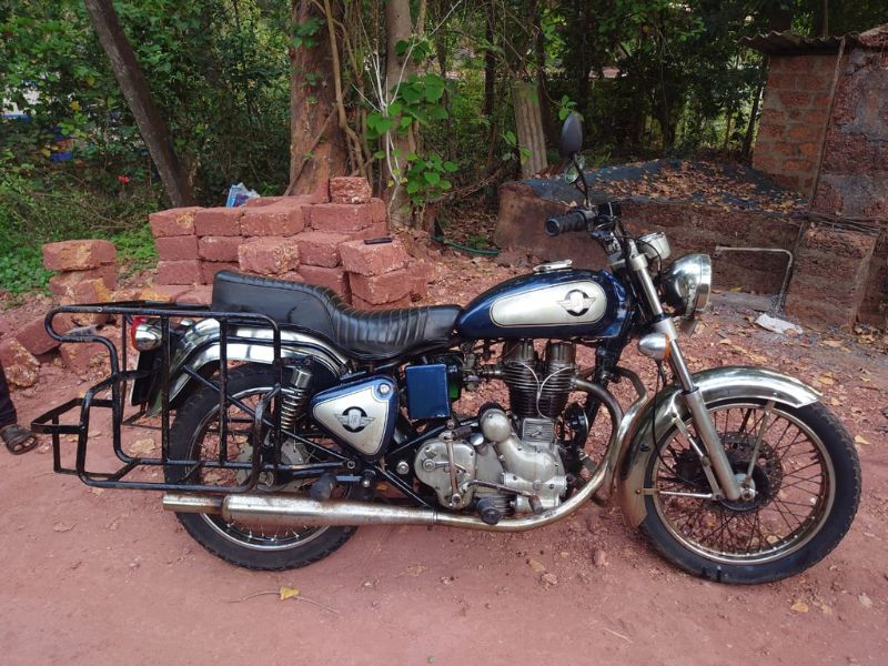 1969 heavy crank B1 series royal enfield bullet with chrome fenders and luggae rack
