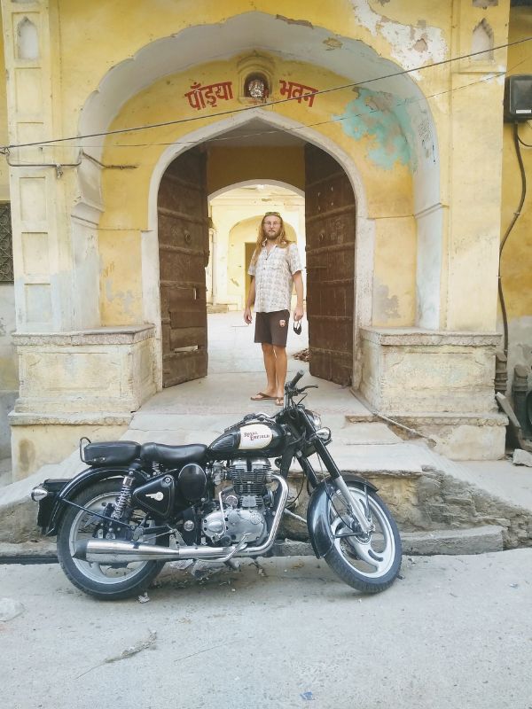 exploring the pink city in rajasthan on a bullet 350